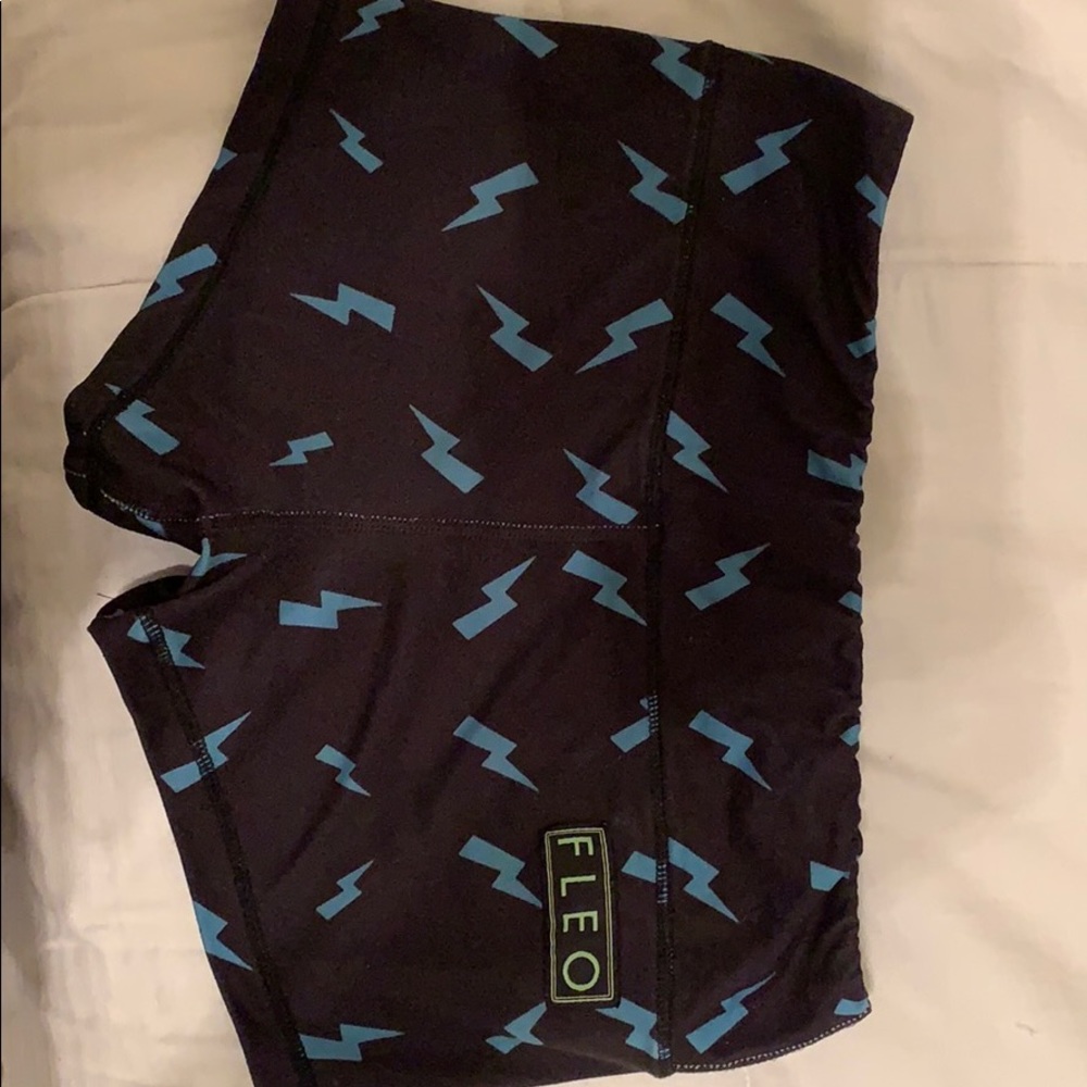 Fleo booty shorts